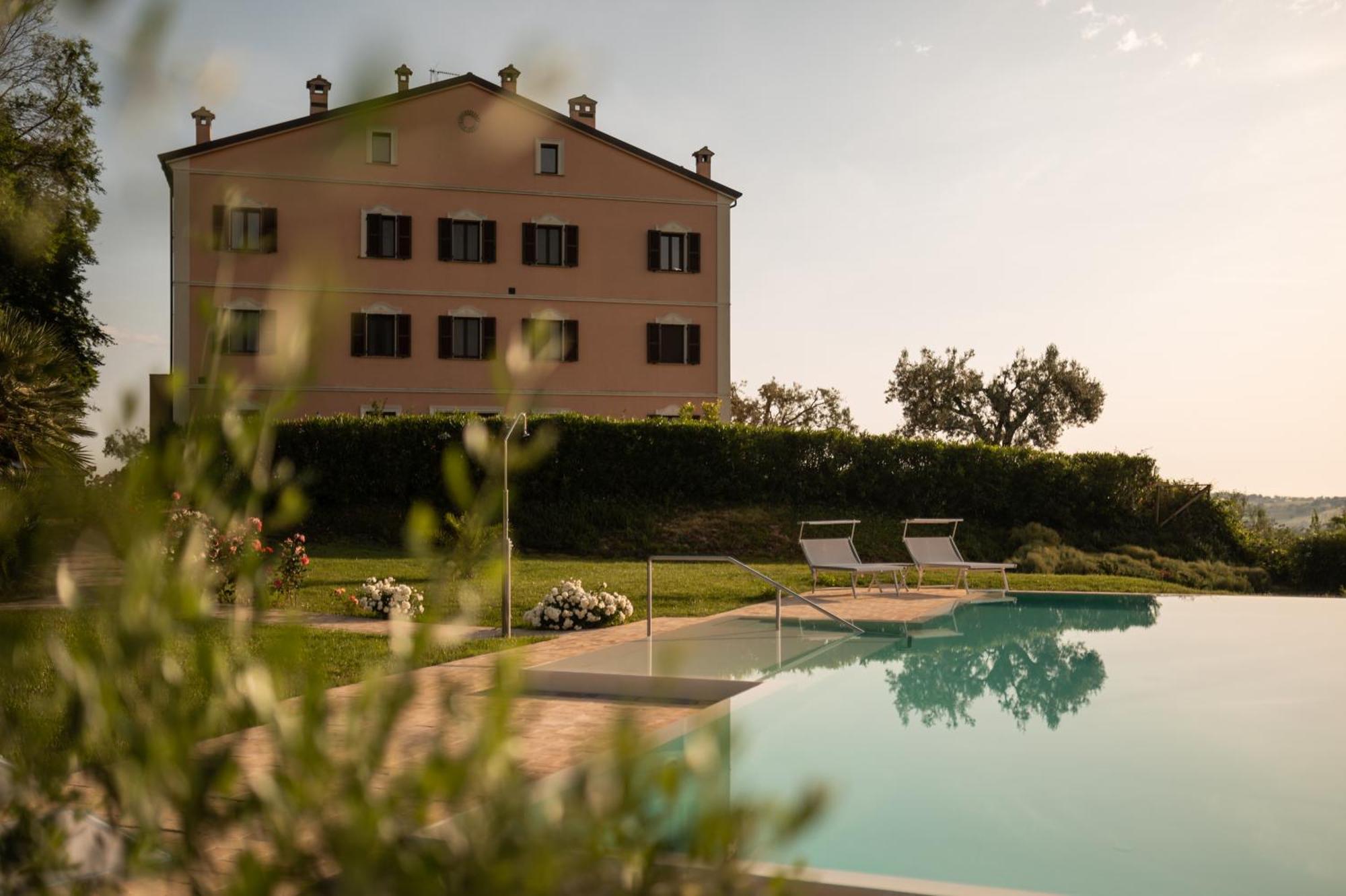 Poggio Antico Apartment Monte San Vito ภายนอก รูปภาพ