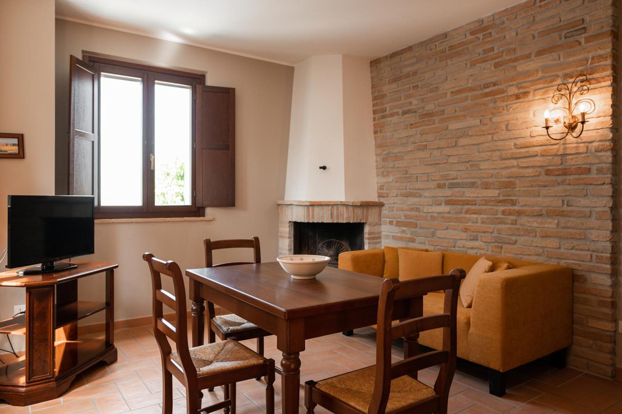 Poggio Antico Apartment Monte San Vito ภายนอก รูปภาพ