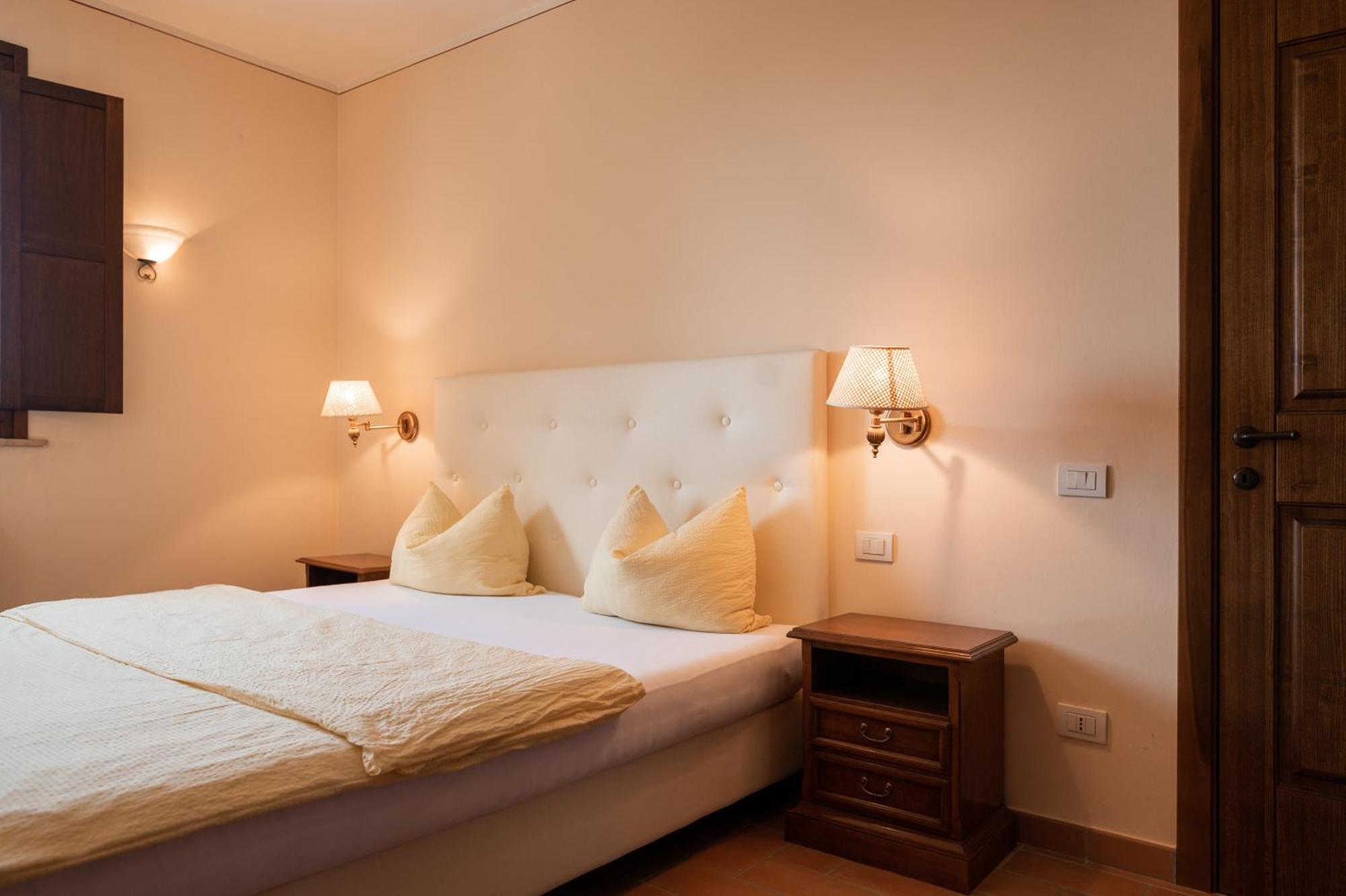 Poggio Antico Apartment Monte San Vito ภายนอก รูปภาพ